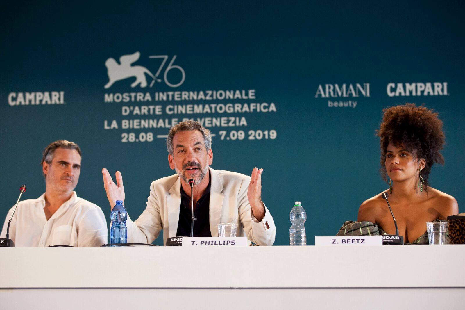 Joaquin Phoenix Zazie Beetz e Todd Phillips Conferenza Stampa per Joker film in concorso al Festival del cinema di Venezia 5