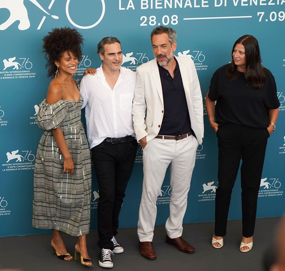 Joaquin Phoenix Zazie Beetz e Todd Phillips Photocall per Joker film in concorso al Festival del cinema di Venezia 4