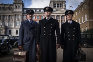 L’arma dell’inganno – Operazione Mincemeat_Colin Firth Matthew Macfadyen Johnny Flynn_foto dal film 2